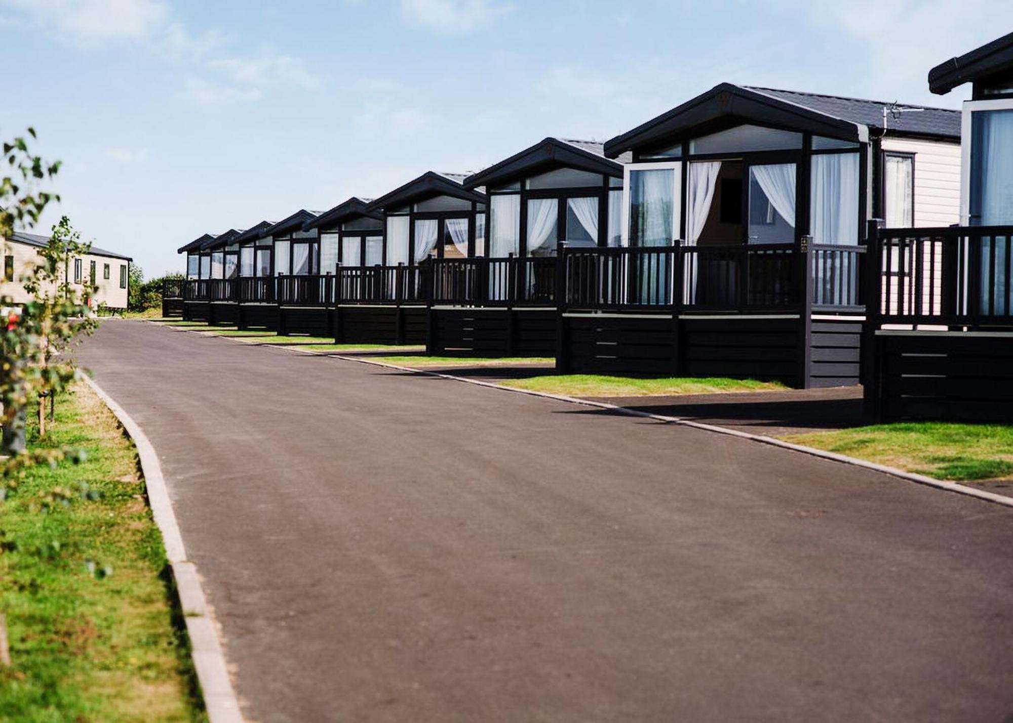 Green Meadows Country Park Hotell Harker Exteriör bild