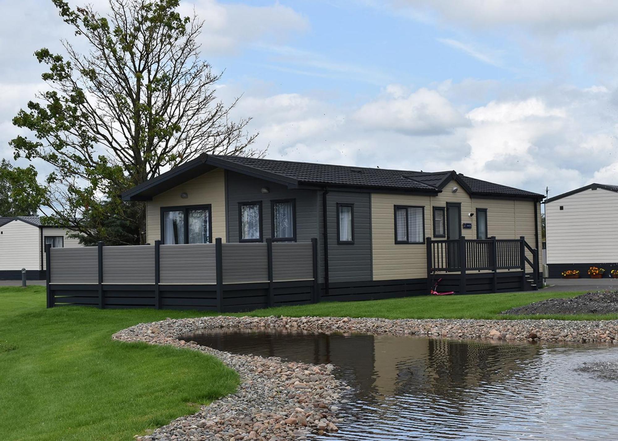 Green Meadows Country Park Hotell Harker Exteriör bild
